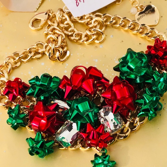 Betsey Johnson Necklace - Red & Green Metallic Bows & Crystal Rhinestones NWT - Picture 14 of 16